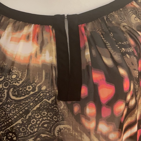 East 5th Plus SZ 2X Butterfly Print Semi Sheer Top - Picture 2 of 14